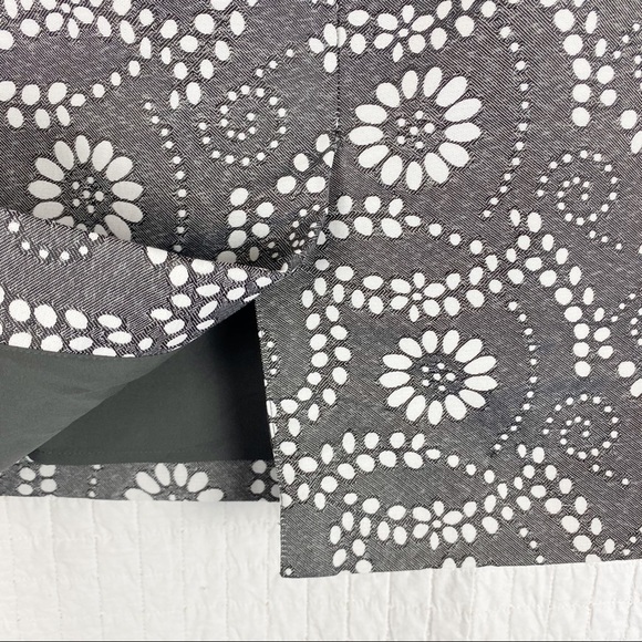 Banana Republic Circle Print Pencil Skirt Sz:  8P - Picture 4 of 6